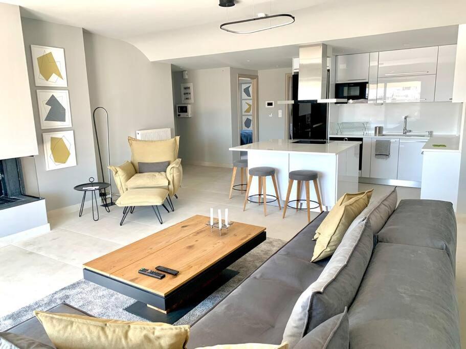 Fab New Flat In Central Athens W/ Acropolis Views Exterior photo